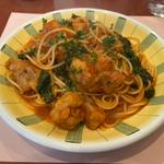 揚げ鶏のアラビアータソーススパゲッティ(タベルナ・パパ )