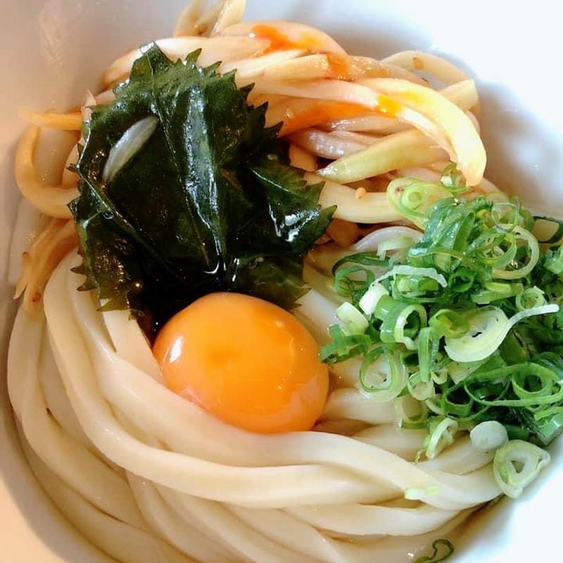 やみつき玉ねぎぶっかけうどん(うどん屋 椀白)