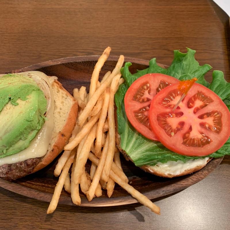 アボカド モッツァレラチーズバーガーセット(KUA`AINA 五反田店)