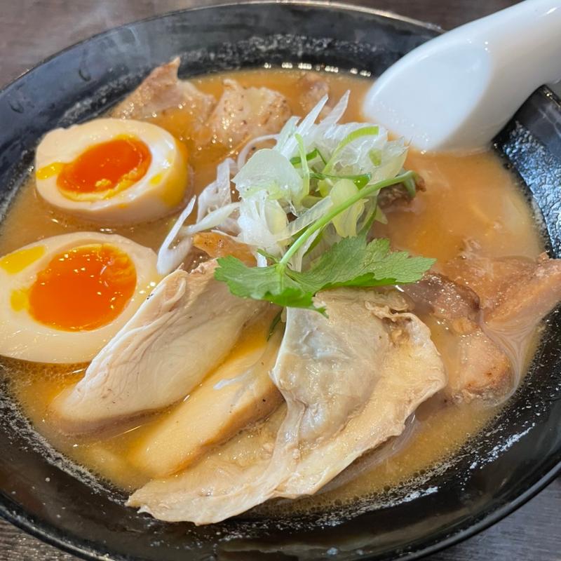 味噌らーめん 全部のせ(自家製餃子 六花)