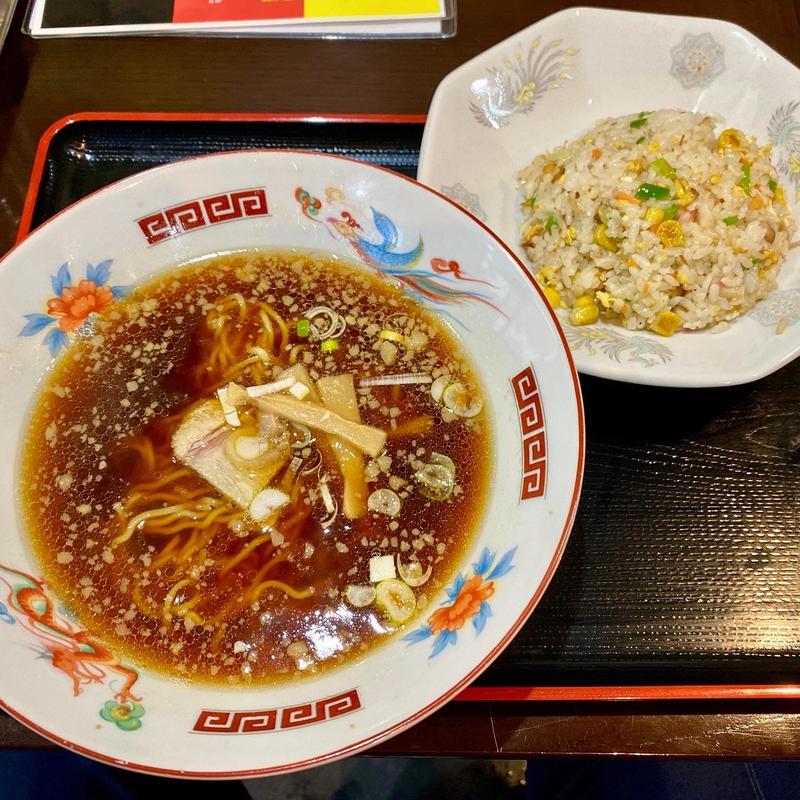 サービスランチB(半チャーハン＆半醤油ラーメン)(天下一番 秋田駅前西口店)