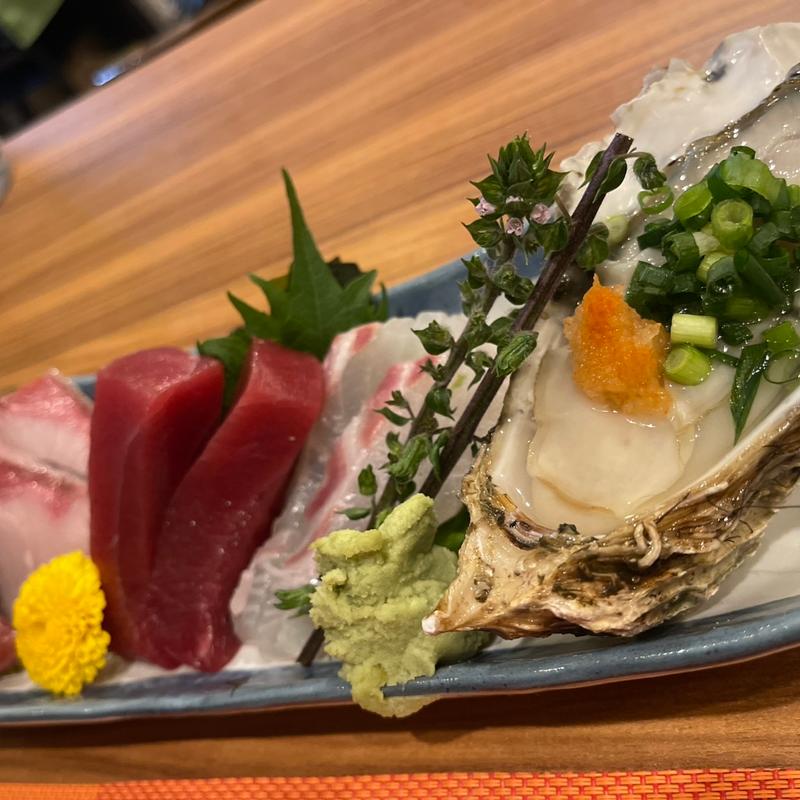 刺身盛り合わせ(居酒屋も助)