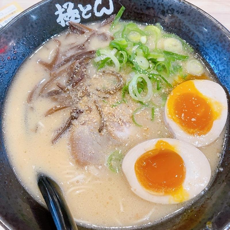 極とんラーメン（煮玉子トッピング）(極とんラーメン広島祇園店)