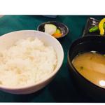 地元の米と味噌のお食事