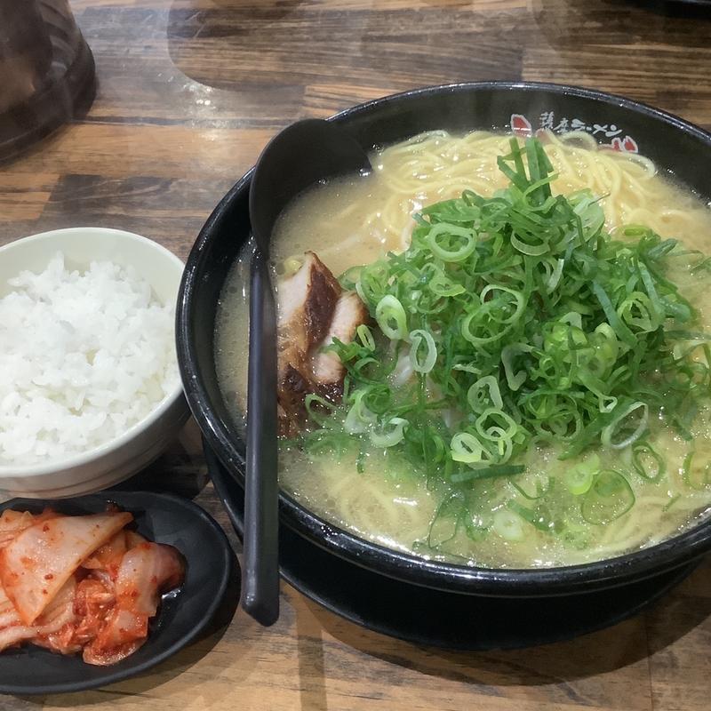ラーメン定食(麺大盛り150円)(薩摩ラーメン 心羽)