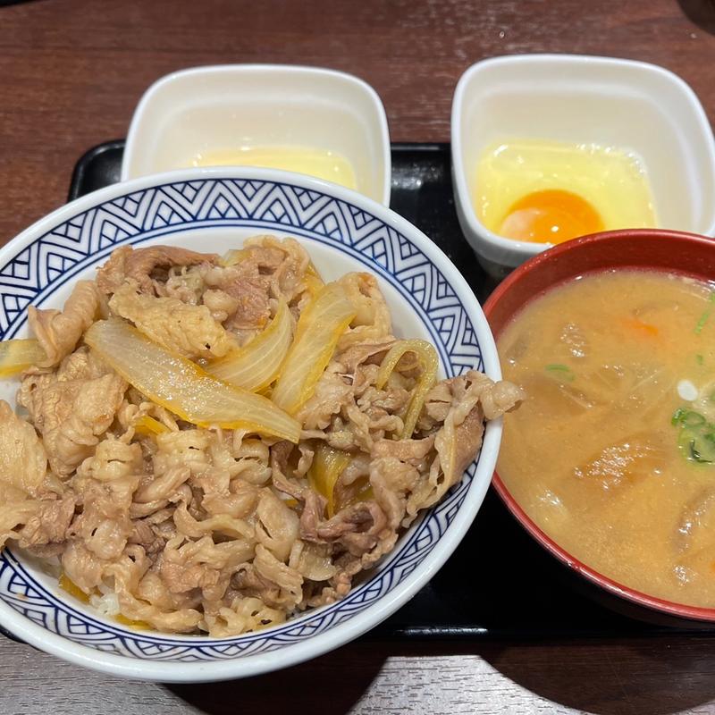 牛丼アタマの大盛り(吉野家 丸田町店)