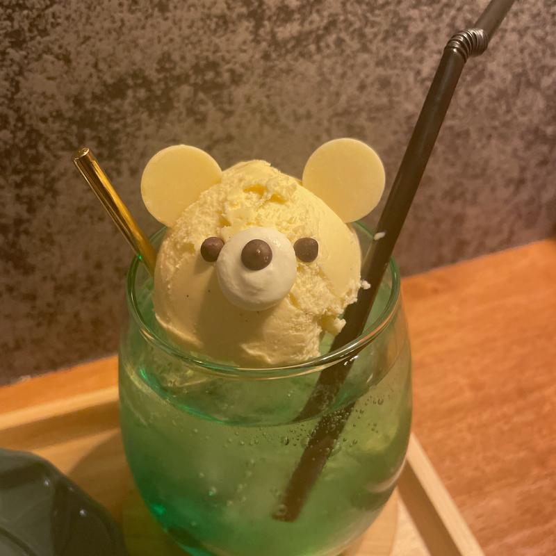 しろくまクリームソーダ(CAFE&BAR ソレドコ)