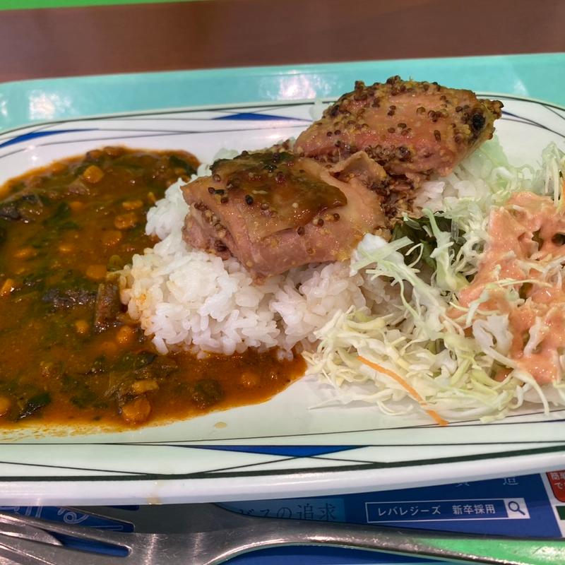 ハニーマスタードチキンとほうれん草カレー(Quasis Seyri Alem Cafe Restaurant)
