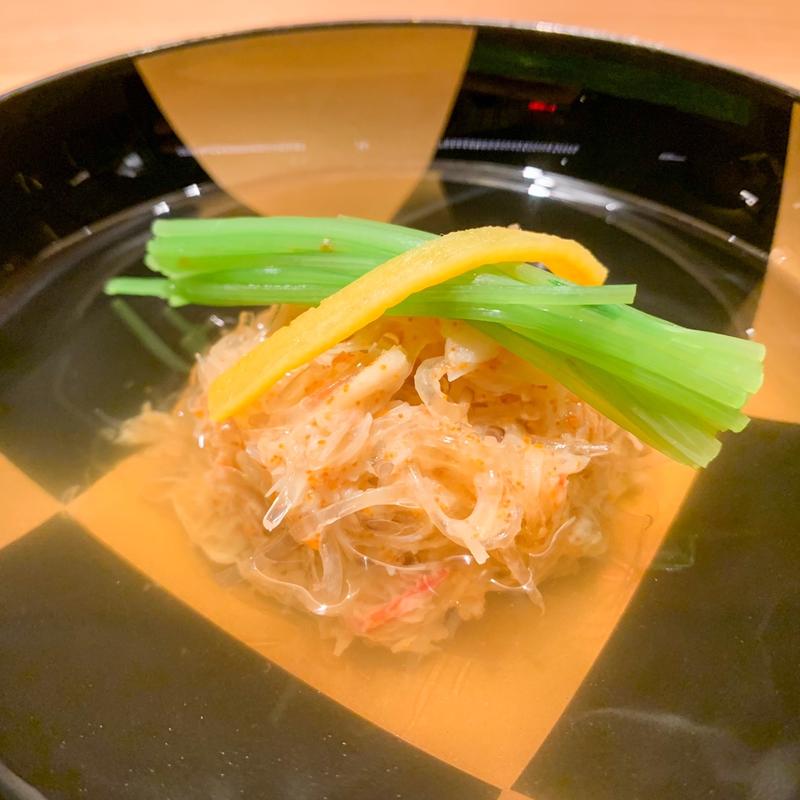 セコガニとフカヒレ真薯のお椀(虎ノ門 とだか)