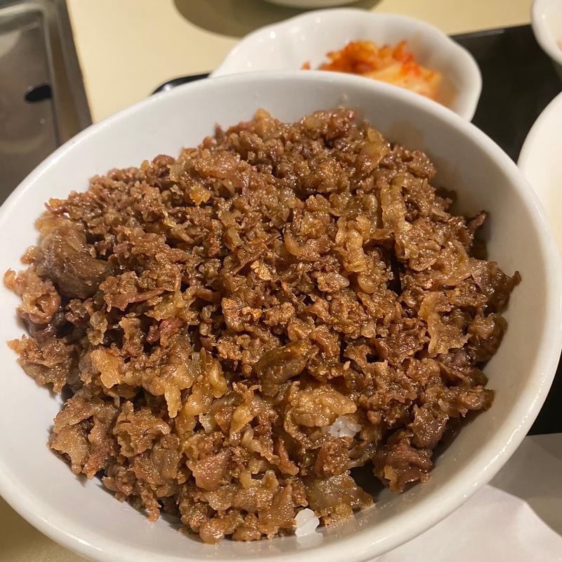 焼肉丼(三幸園)
