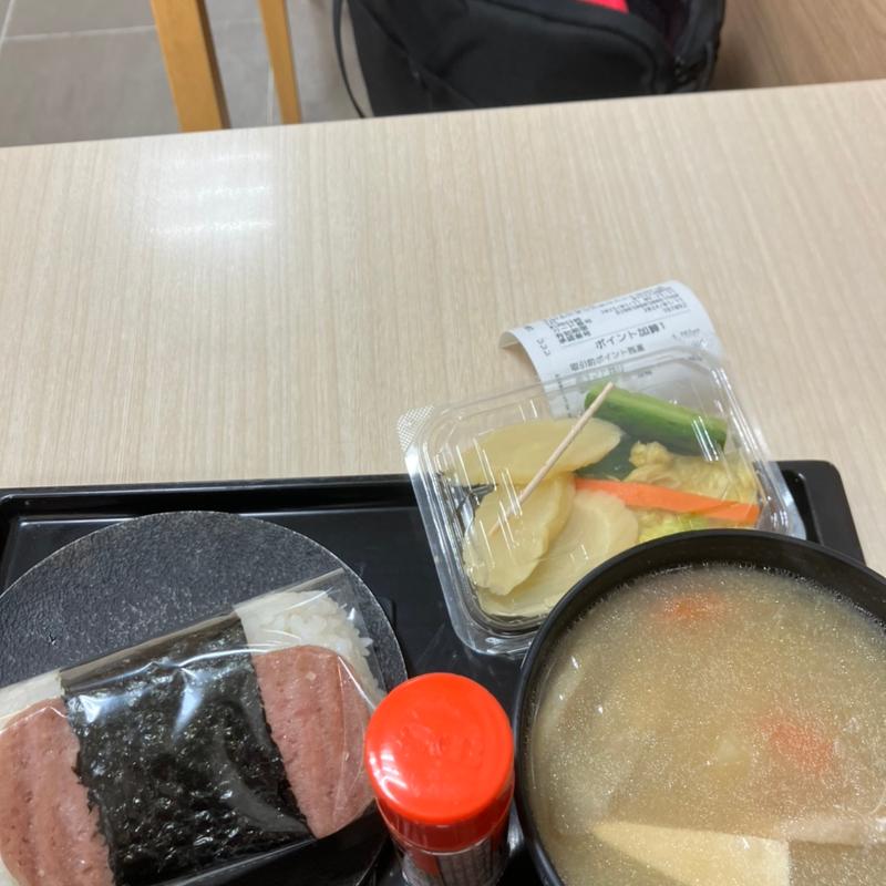 ポークたまご　豚汁　漬物(ありんこ オーロラタウン店)