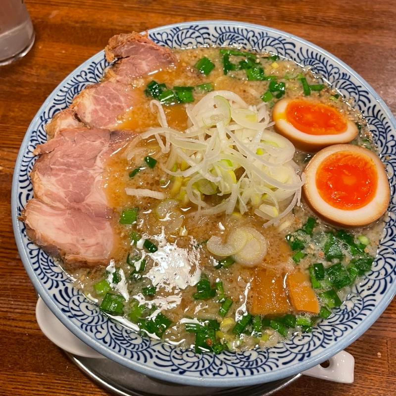 丸特白湯らー麺(飯馳停 )
