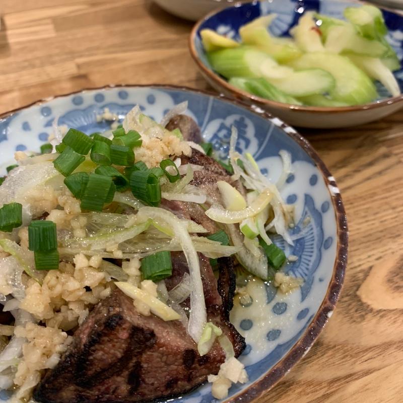 レバーのたたき(もつ焼き まる八)