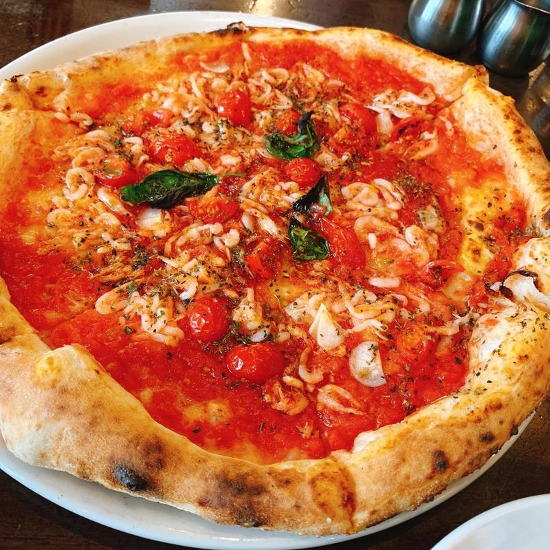 (トラットリア エ ピッツェリア アミーチ)