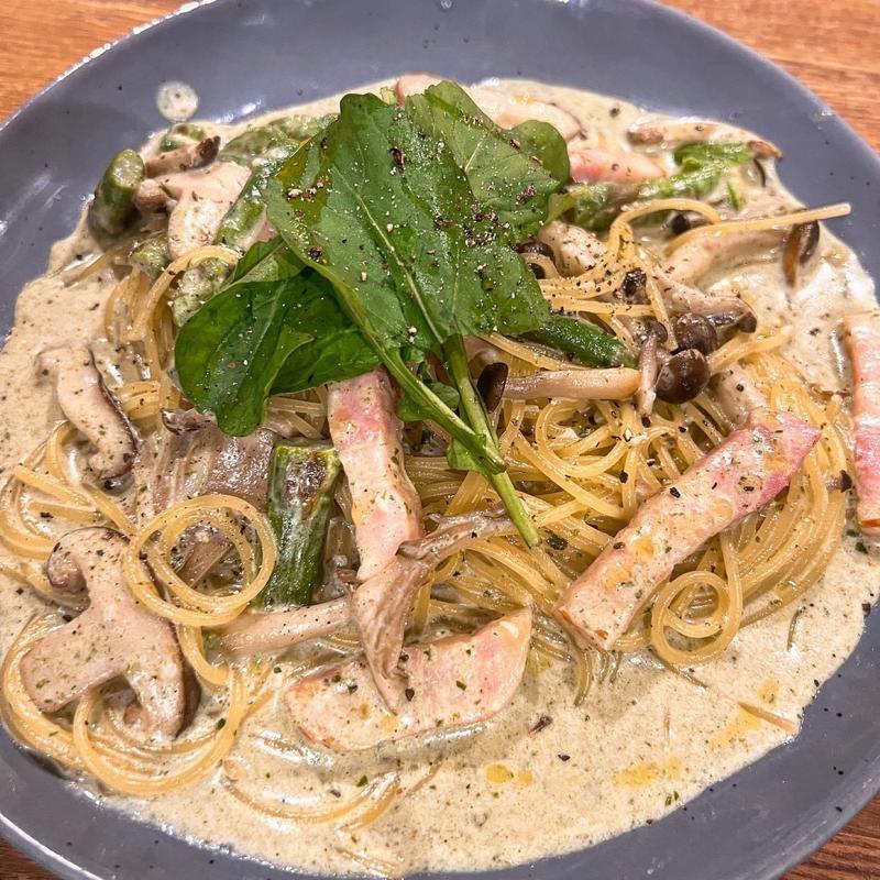 ベーコン＋きのこ＋アスパラのバジルCream(5 waters cafe)