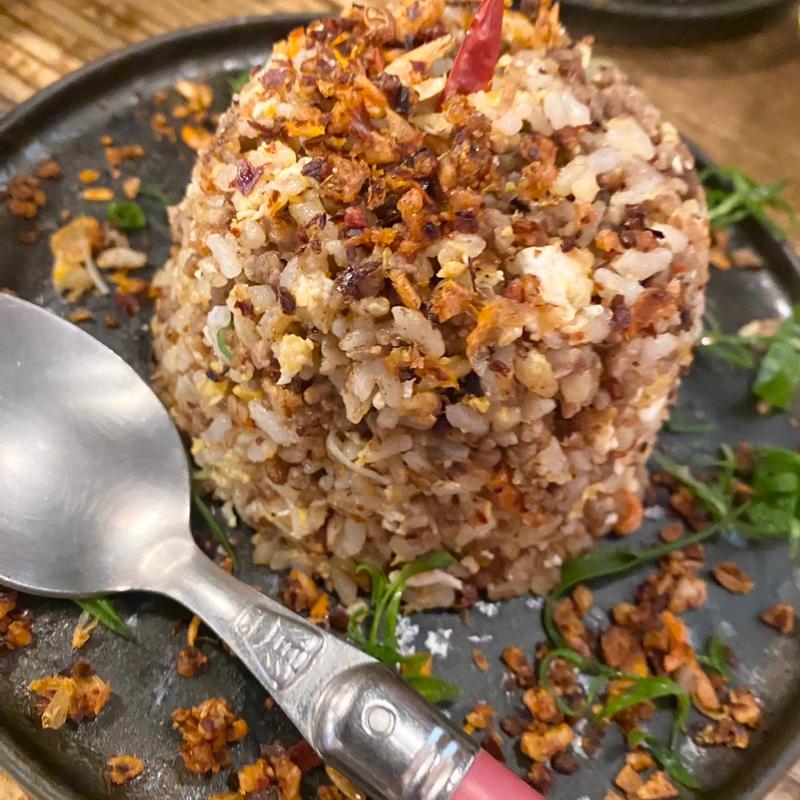 干しエビと唐辛子のスパイスチャーハン(肉バル MUU)