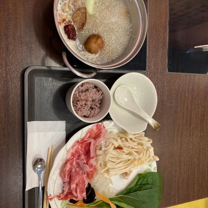 薬膳鍋(しゃぶしゃぶ 森の茶屋 高尾店)