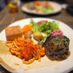 炭焼肉汁ハンバーグと手打ちパスタランチ
