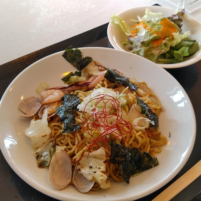 男鹿名物！しょっつる焼きそば(東洋一の海岸線にある男鹿のレストラン)