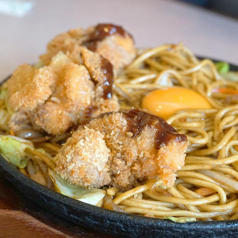 カツのせ焼きそば(銀河のチャンポン)