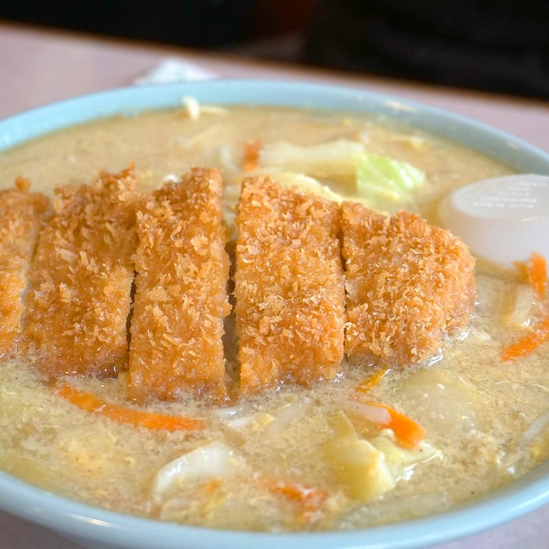 とんかつのせチャンポン(銀河のチャンポン)