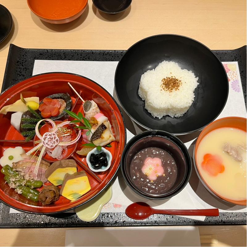 睦月弁当(花月 かぶと （かげつ かぶと）)