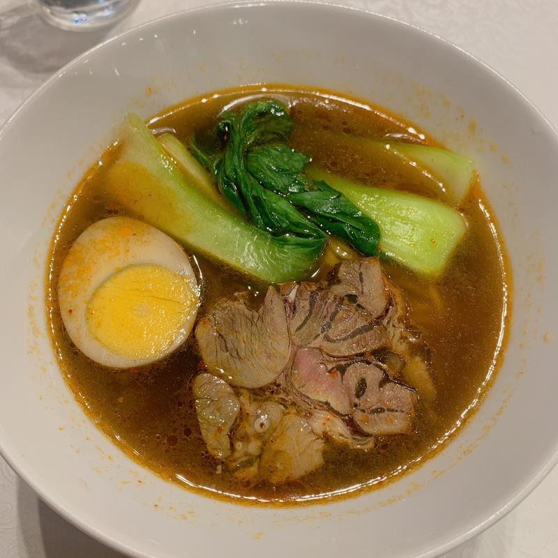 牛肉麺(中華料理金の華)