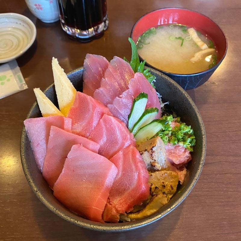 マグロづくし丼(のっけ家 焼津さかなセンター （のっけや）)