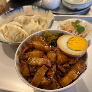 水餃子5個と魯肉飯と小菜盛(CHI-FO 台湾屋台縁食区 (チーフォ))