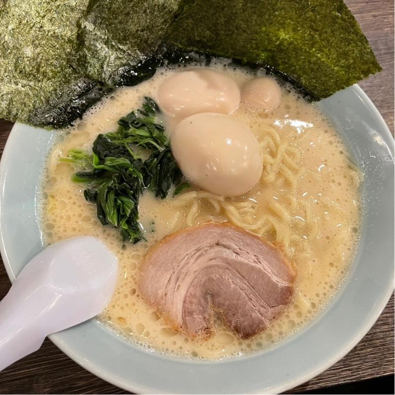 醤油味玉ラーメン(横浜家系ラーメン 魂心家 三島店)