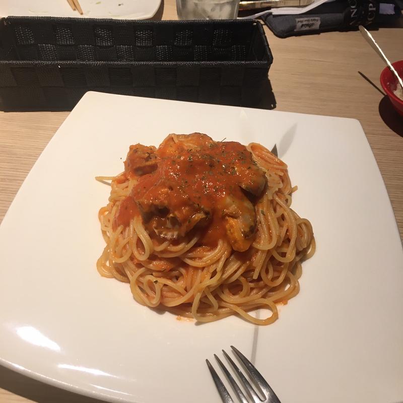 ホタテとトマトのクリームパスタ(ダイニングラーフ)