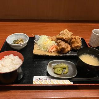 元祖おはなの鶏唐揚げ定食(串と季節の料理 おはな)
