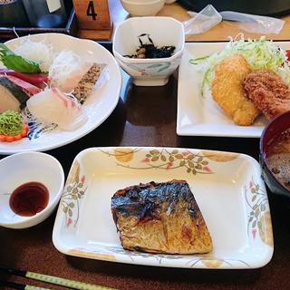 地魚刺身4点盛定食(おさかな倶楽部)