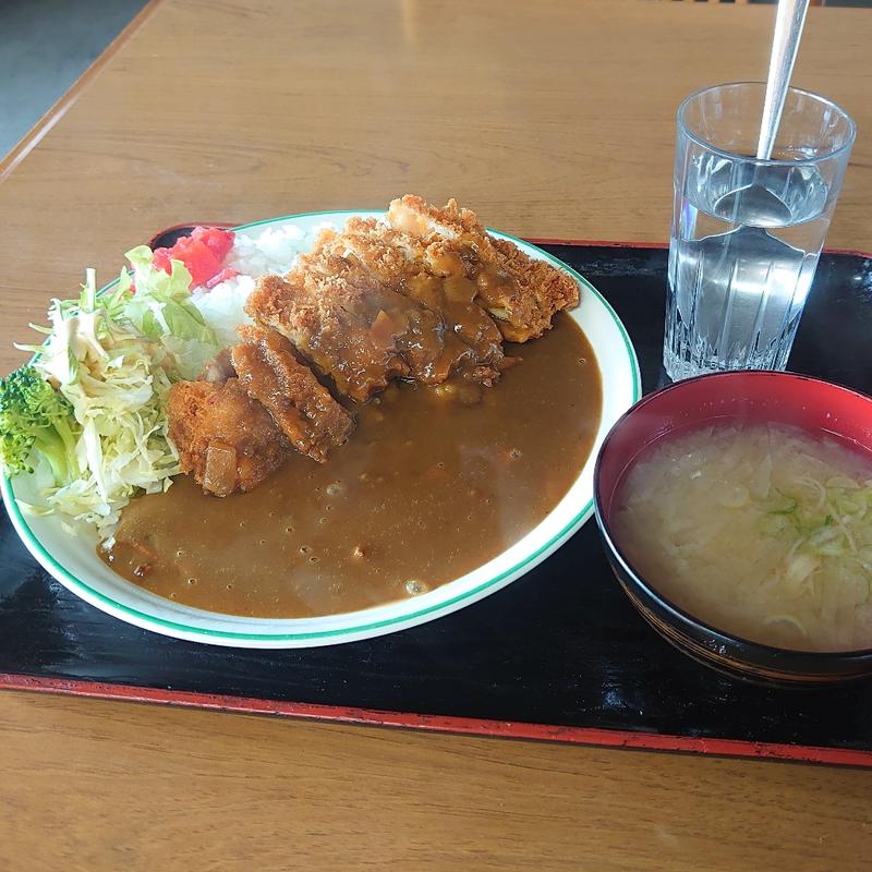 チキンカツカレー(鳥新食堂)