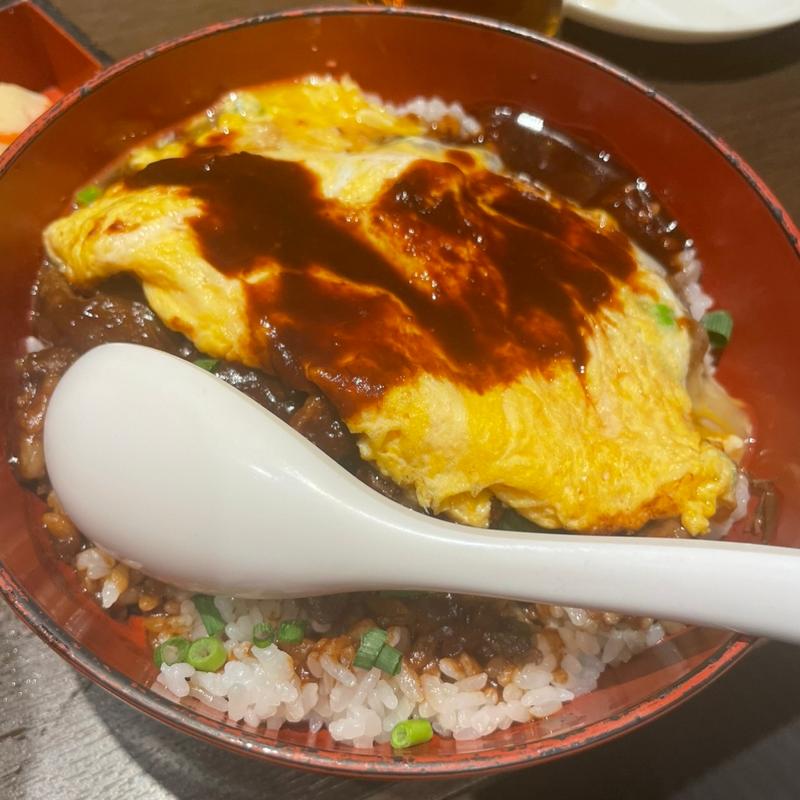 オムレツ 牛スジのせ(島正 )