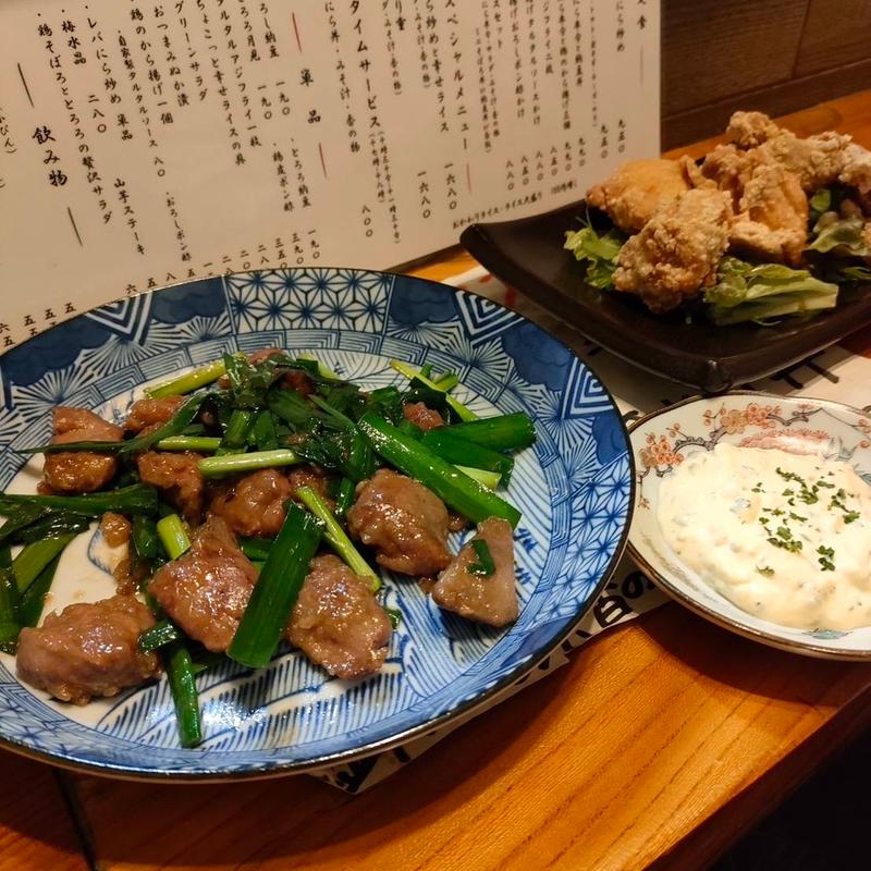 元祖レバニラ半分と鶏のから揚げ3個(究極のまかない ここのつ 2号店)
