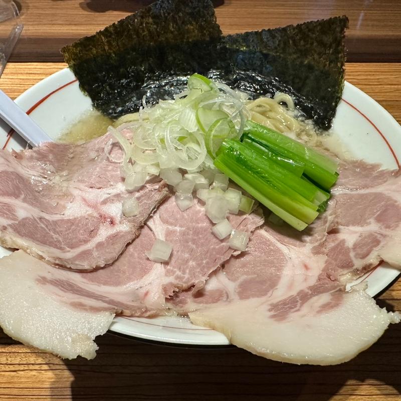 背脂煮干しそば（塩、クーポンでチャーシュー2枚追加）(ｎｉｂｏ)