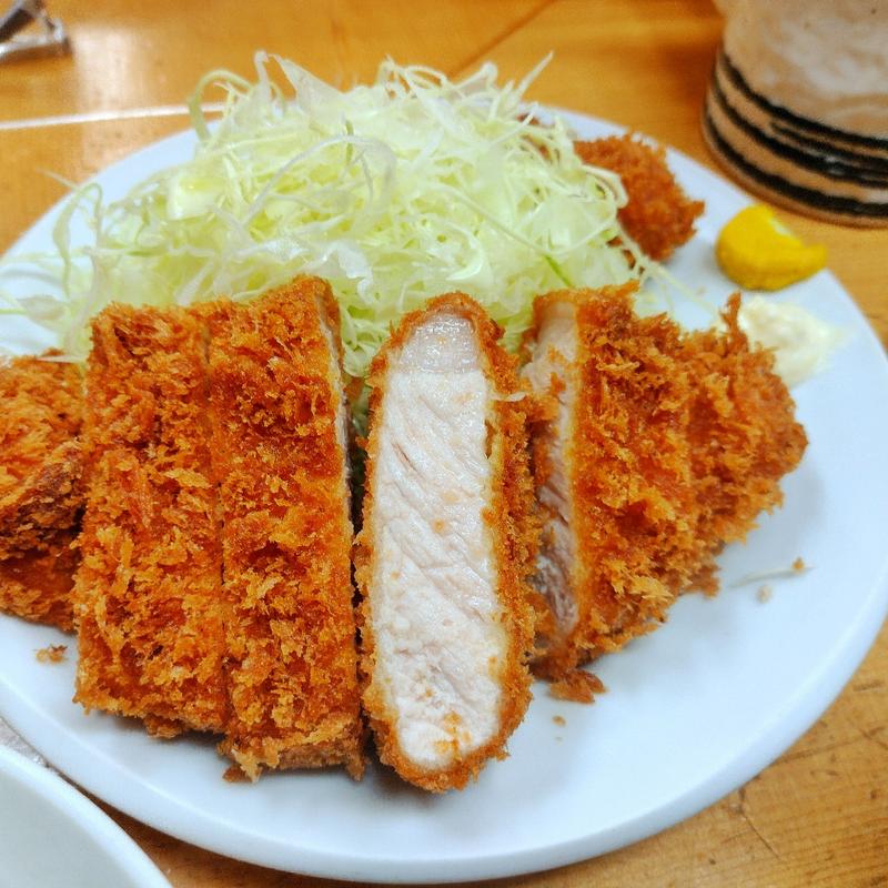 ロースカツ定食(とんかつ 山家)