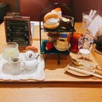 (梅田 阪急三番街 リバーカフェ)