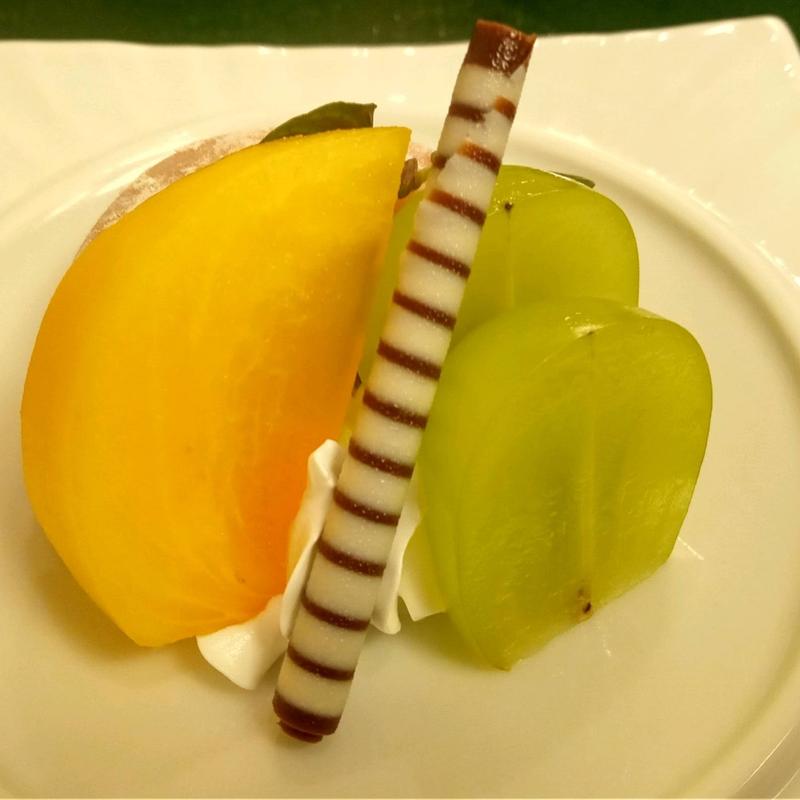 苺大福、柿、ｼｬｲﾝﾏｽｶｯﾄ、生クリーム、チョコ(あづま荘 )