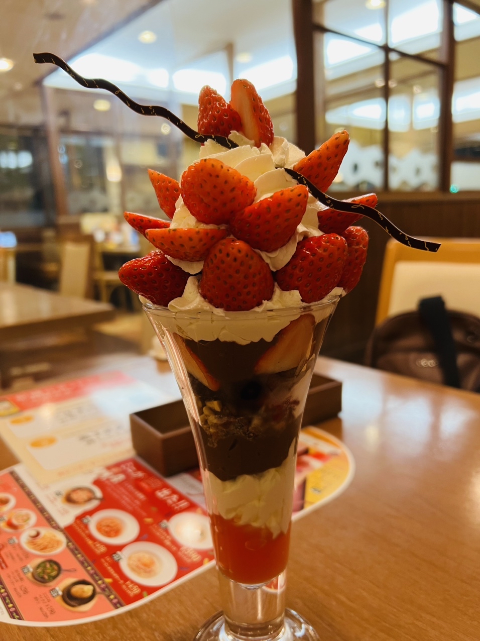 超いちご！15のクイーンパフェ(ココス 大洗店 （COCOS）)の