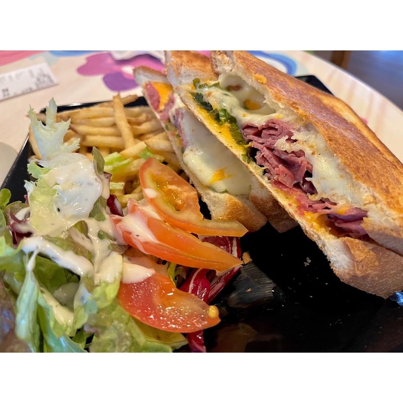 チーズたっぷりパストラミサンドセット(チーズワーフ)