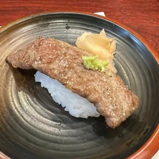 肉寿司(たん屋びぜん)