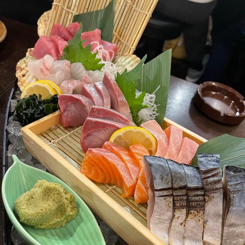 刺身豪快産直盛り(海鮮居酒屋 三ノ宮産直市場 三宮サンキタ通り店)