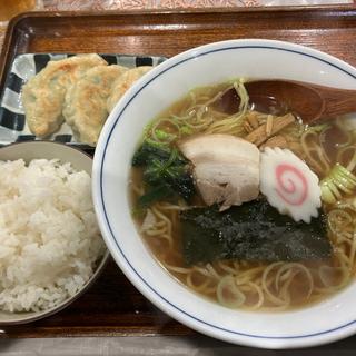 醤油ラーメン定食(三河屋)