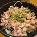 豚マヨ丼(ラーメン坊也哲 )