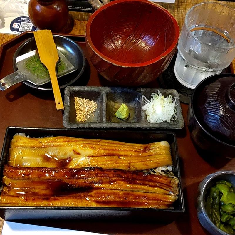 めそ箱めし(玉ゐ 本店 （にほんばしたまい）)