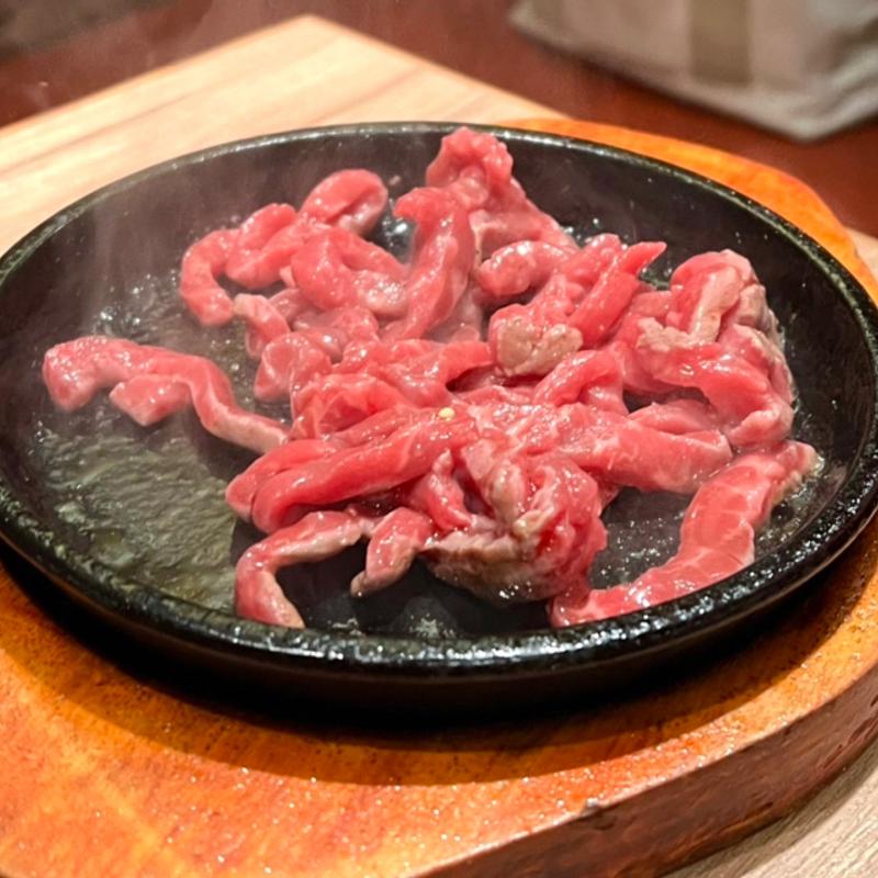 炙りユッケ(NEO 大衆酒場 オモイダマ)