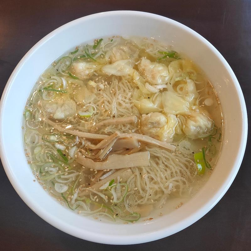 えび塩ワンタンメン(新華園ＮＡＫＡＺＵＭＡ （シンカエンナカズマ）)