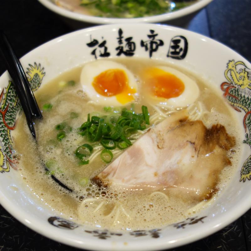 半熟味玉ラーメン(博多 拉麺帝国 本店)